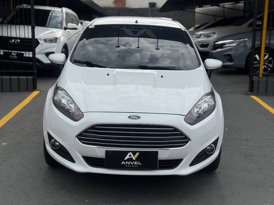 FORD FIESTA 1.6 SE HATCH 16V FLEX 4P POWERSHIFT